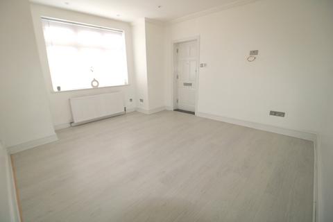 1 bedroom ground floor maisonette for sale, Como Street, Romford RM7