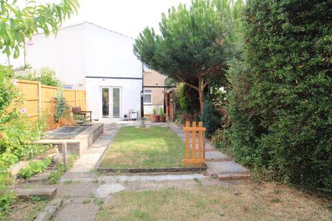 122a Como Street, Romford, RM7 7DT
