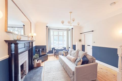 105b Slough Road, Datchet, Slough, SL3 9AQ