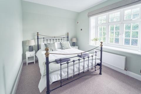 105b Slough Road, Datchet, Slough, SL3 9AQ