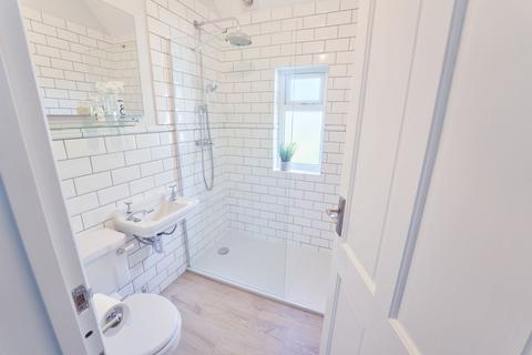 105b Slough Road, Datchet, Slough, SL3 9AQ