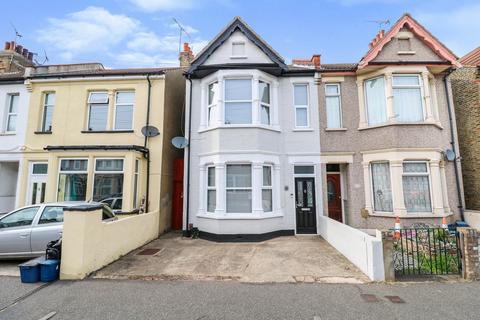 3 bedroom semi-detached house for sale, South Avenue, Southend-on-sea, SS2