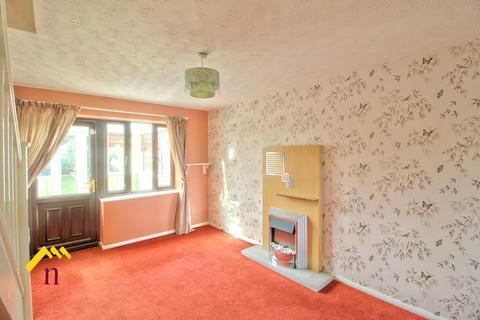 2 bedroom semi-detached house to rent, Holdenby Close, Retford DN22