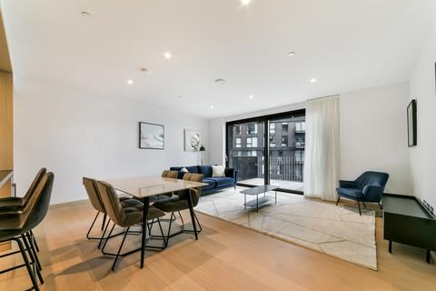 2 bedroom apartment for sale, Embassy Gardens London SW11