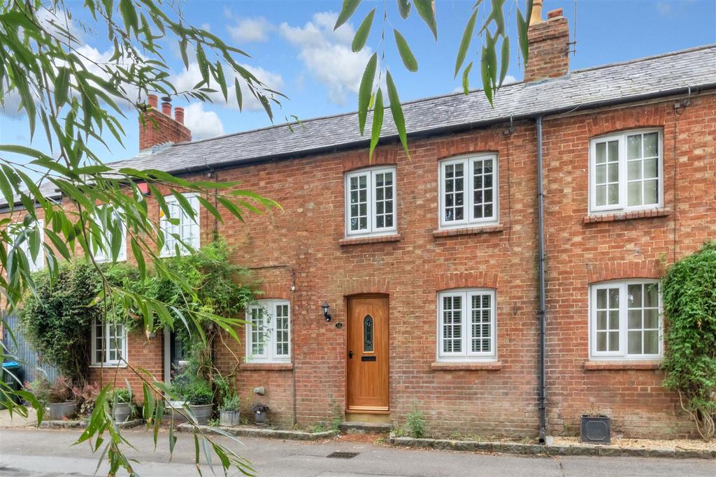Vicarage Road Whaddon Milton Keynes 3 Bed Terraced House 1 350 Pcm vicarage-road-whaddon-milton-keynes-3-bed-terraced-house-1-350-pcm