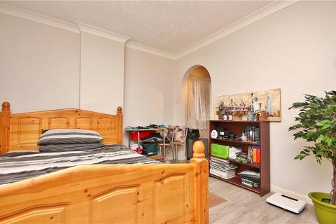 Studio for sale, Kingston Road, Staines-upon-Thames, Surrey, TW18