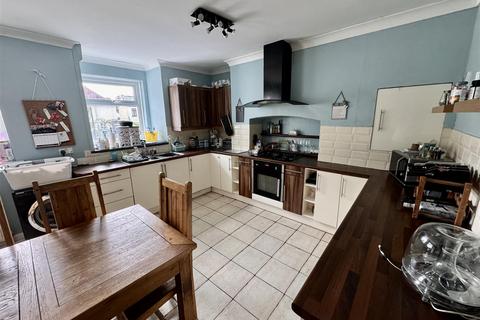 3 bedroom semi-detached house for sale, Llandybie Road, Ammanford