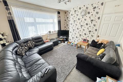 3 bedroom semi-detached house for sale, King George Avenue, Dunston, Gateshead, Tyne and Wear, NE11 9UP