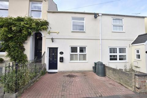 3 bedroom terraced house to rent, Rose Cottages, Charlton Kings GL52