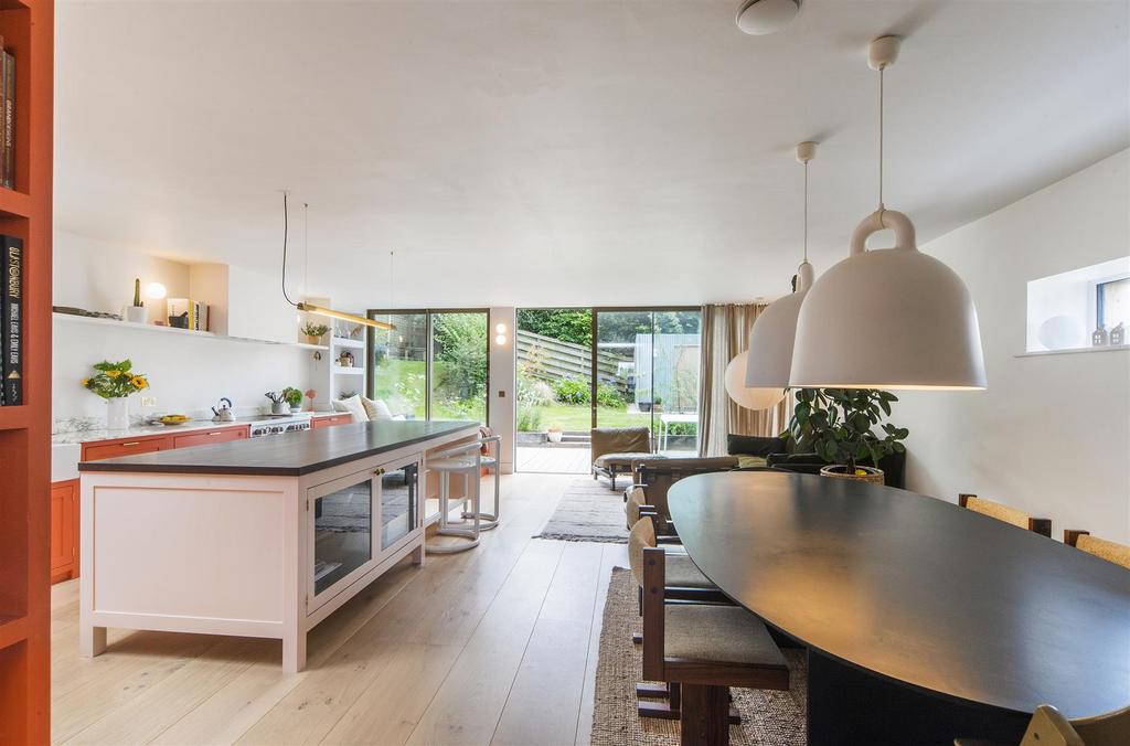 Kitchen / dining room