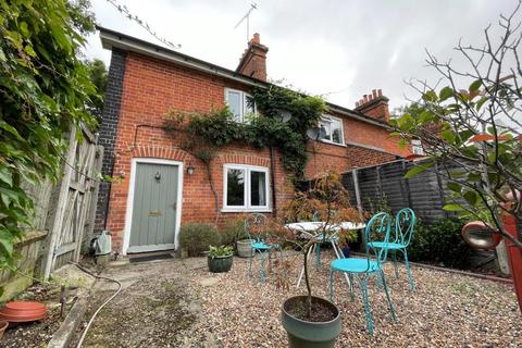 2 bedroom cottage to rent, Hartley Wintney,  Hook,  RG27