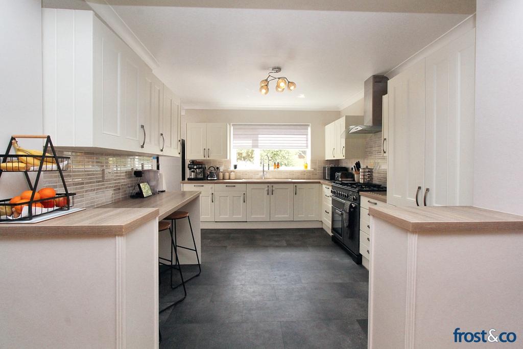 Lounge to Kitchen