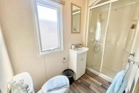 2 bedroom static caravan for sale, Oaklands Holiday Park