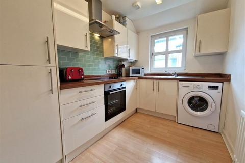 2 bedroom flat to rent, Bobby Jones Place, St Andrews KY16