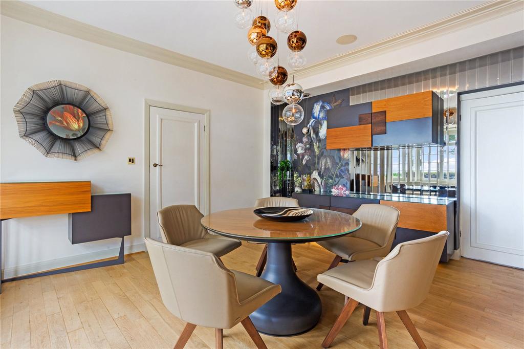 Formal Dining