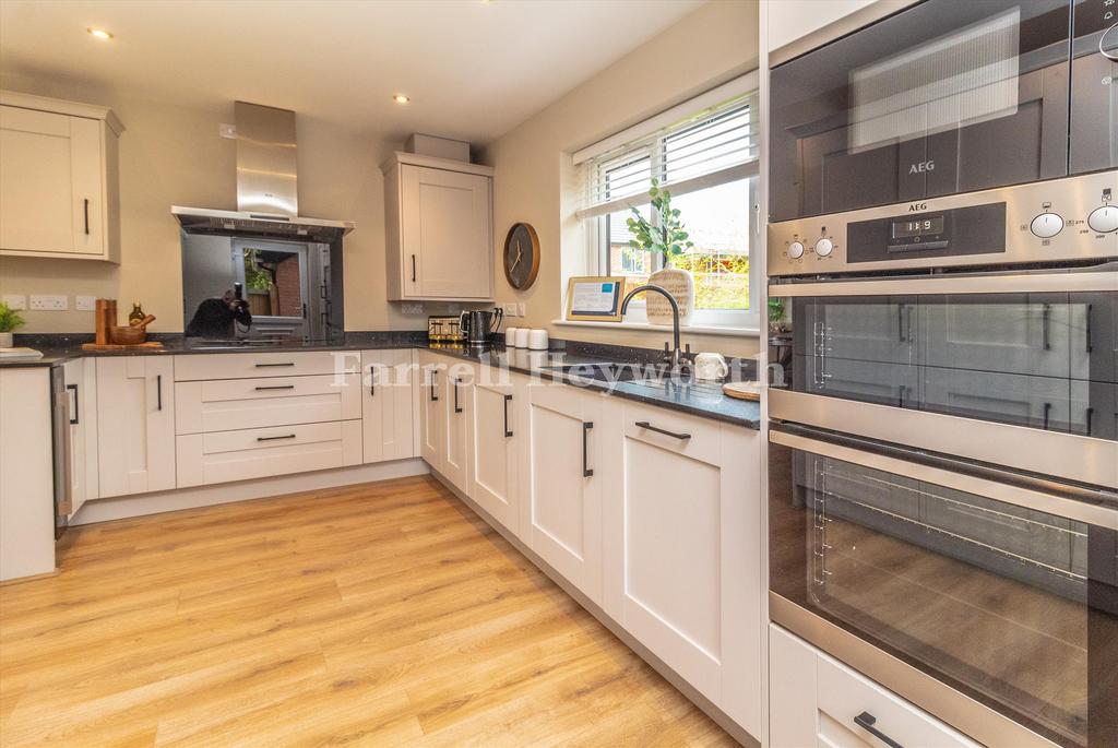 Kitchen Area image 2