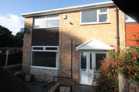 3 bedroom terraced house to rent, Manor Farm Drive, Belle Isle, LS10 3RN