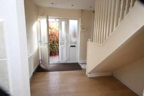 3 bedroom terraced house to rent, Manor Farm Drive, Belle Isle, LS10 3RN