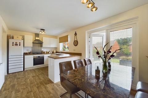 15 Fairfax Way, Rushwick, Worcester, WR2 5TZ
