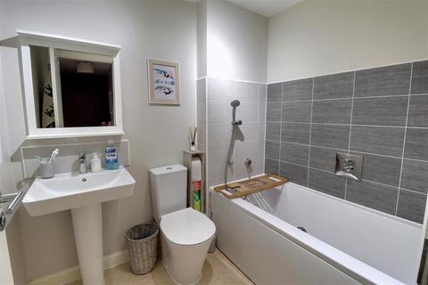 5 Aspen Way, Brockworth, Gloucester, GL3 4GY