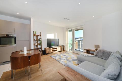 1 bedroom apartment for sale, Rolling Mills Mews, London, E14