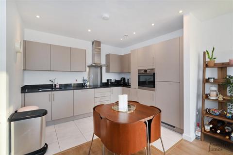 1 bedroom apartment for sale, Rolling Mills Mews, London, E14