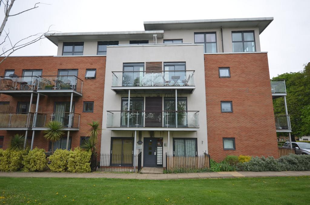 highfield-close-hither-green-se13-2-bed-flat-1-950-pcm-450-pw