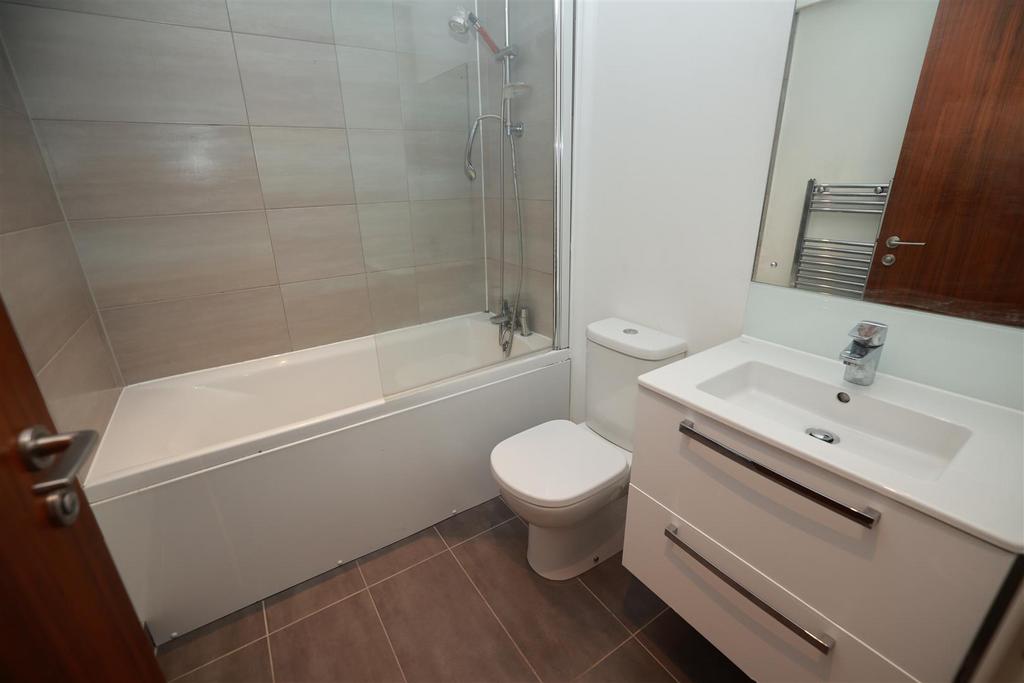 R6  2870.jpg