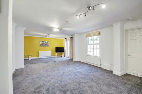 undefined, Slough Road, Iver SL0