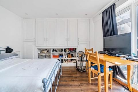 Studio for sale, Flat 6, 65 Courtfield Gardens, London, SW5 0NQ