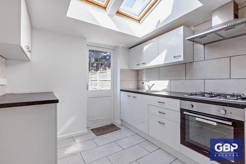 11 Aveley Road, Romford, RM1 4AB