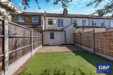 11 Aveley Road, Romford, RM1 4AB
