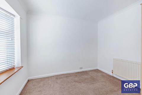 11 Aveley Road, Romford, RM1 4AB