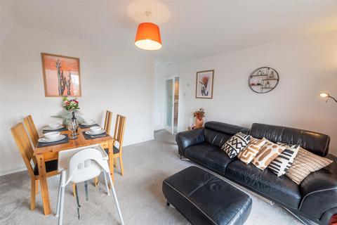 2 bedroom apartment for sale, Dedworth Road, Windsor