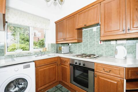 16 Beauchief Close, Deepcar, Sheffield, S36 2PF