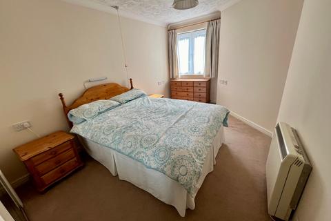 1 bedroom retirement property for sale, Parkland Grove, Ashford TW15