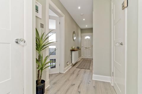 43 Clermiston Grove, Edinburgh, EH4 7DA