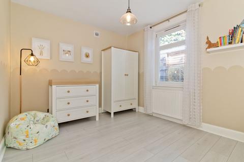 43 Clermiston Grove, Edinburgh, EH4 7DA