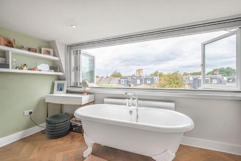 3 bedroom terraced house for sale, Kerrison Road, Battersea