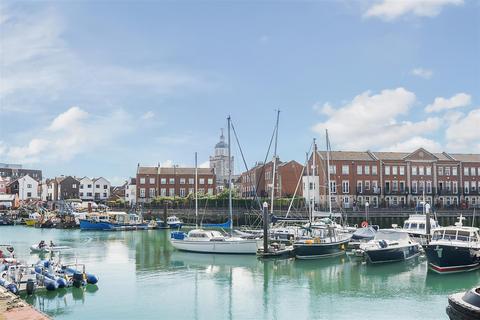 2 bedroom flat for sale, Seagers Court, Old Portsmouth PO1