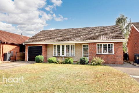 3 bedroom detached bungalow for sale, Old Pond Close, Lincoln