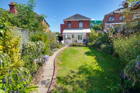 3 bedroom detached house for sale, BITTERNE PARK! LOOK AT THE GARDEN! PARKING! KITCHEN/DINER!