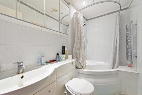 2 bedroom flat to rent, King Edward Mansions, 8 Grape Street, London