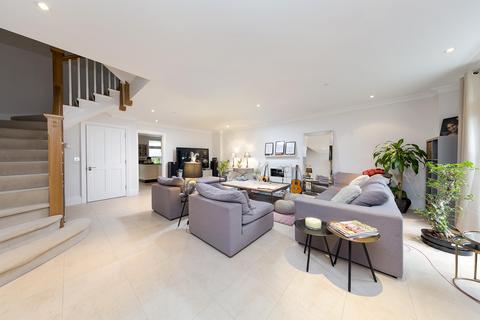 5 bedroom terraced house to rent, Corsellis Square, Twickenham