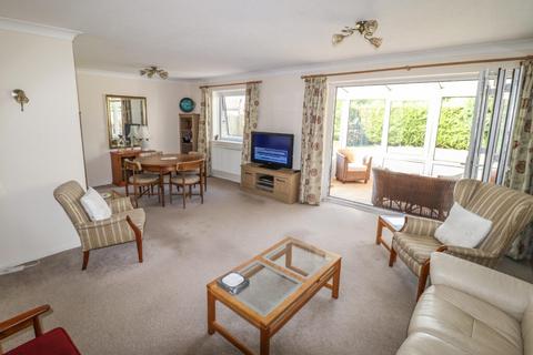 3 bedroom detached bungalow for sale, Goldring Close, Hayling Island