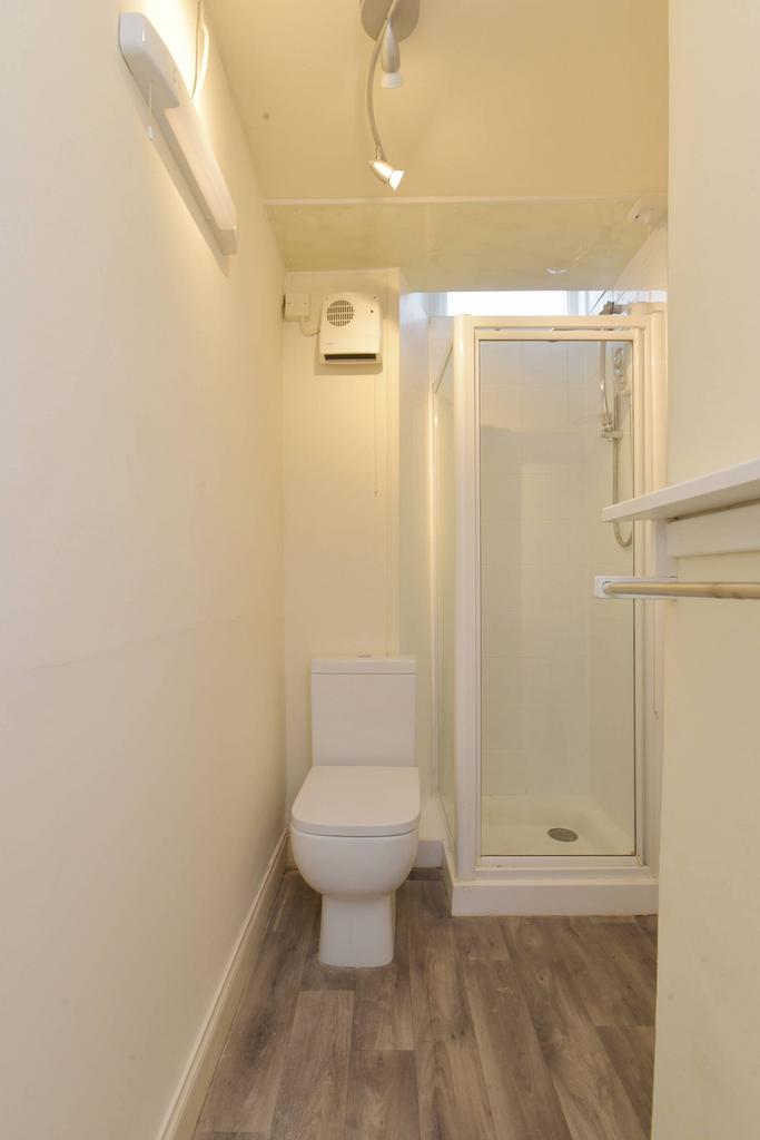 MFL6236617 878.jpg