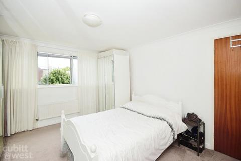 2 bedroom apartment to rent, Homefield Park Sutton SM1