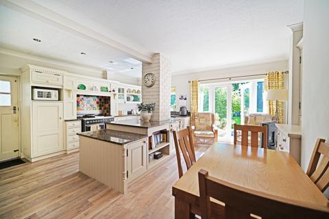 4 Mirfield Road, Solihull, B91 1JD