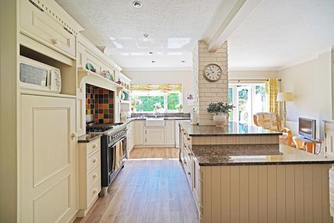 4 Mirfield Road, Solihull, B91 1JD