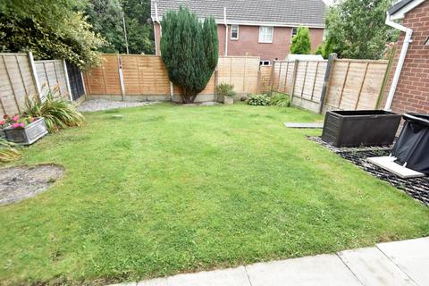 16 Barlow Close, Bury, BL9 6WF